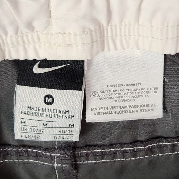 Nike Swim Trunks Men Size Medium Grey Pockets Drawstring - Picture 5 of 6